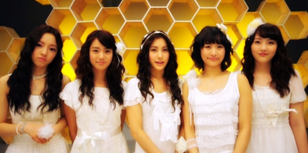 Idol group KARA who gained much popularity through and 