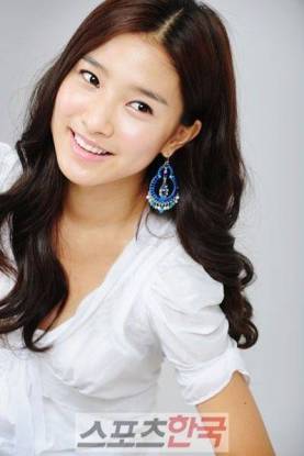 Kim So Eun jadi Super Rookie di Showbiz Extra